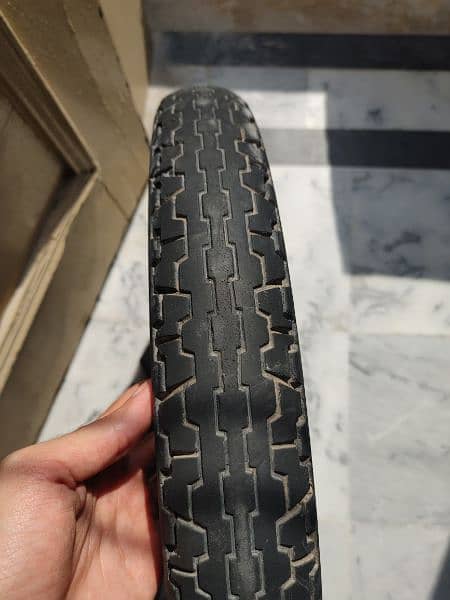 Yamaha ybr front tyre + tube 1