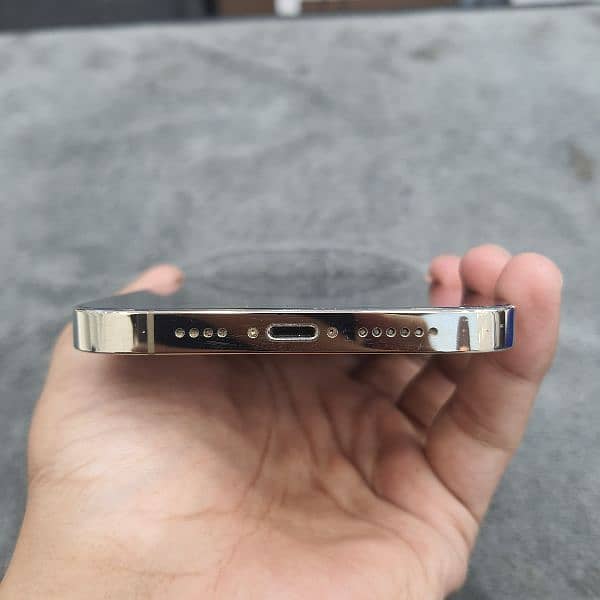 iPhone 12 Pro Max JV - Best Condition, Only Kits Available 3