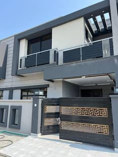 Paragon City Executive Block 5 Marla Ideal Location House 0