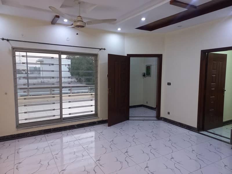 Beautiful Upper Portion with Gas Available For Rent (Original Pictures) 3