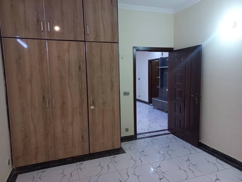 Beautiful Upper Portion with Gas Available For Rent (Original Pictures) 6