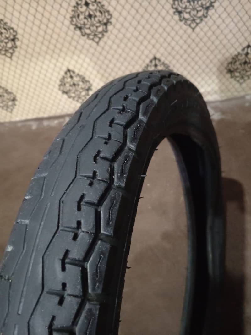 Honda 125 back tyre  90/90/17 1