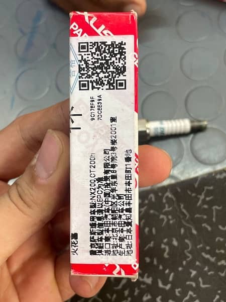 100 % oem toyota japan spark plug 1