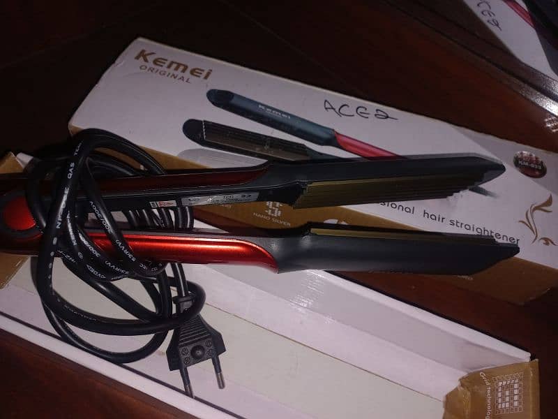 KEMEI Original Hair Crimper/ Straightener 2