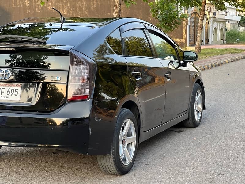 Toyota Prius 2014 10