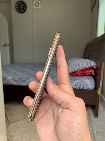 IPhone Xs 3