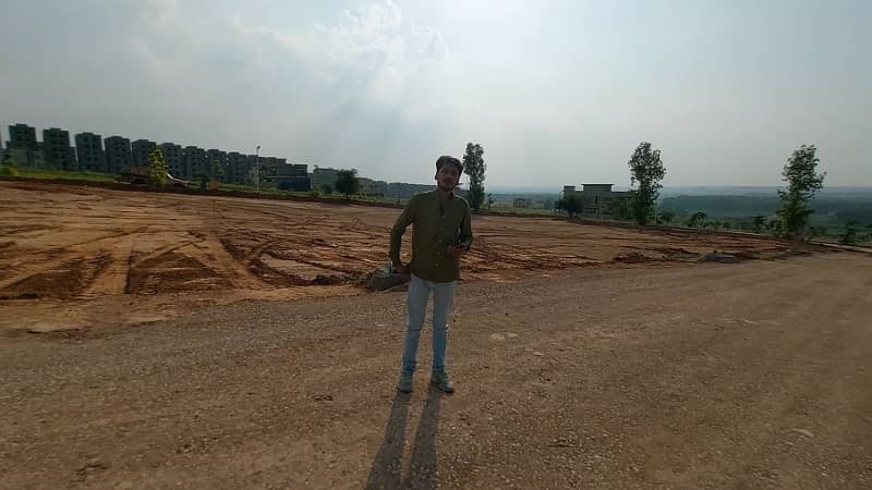 "5 Marla Park Facing Plot for Sale in Bahria Town Phase 8 Extension | Precinct 5" 2