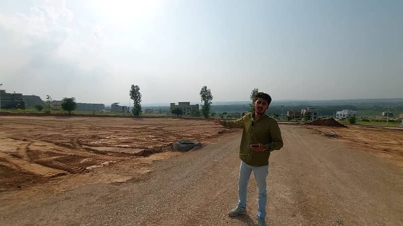 "5 Marla Park Facing Plot for Sale in Bahria Town Phase 8 Extension | Precinct 5" 5