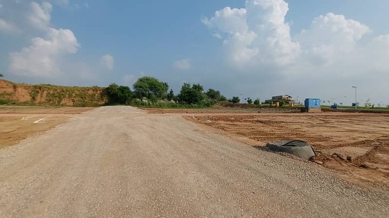 "5 Marla Park Facing Plot for Sale in Bahria Town Phase 8 Extension | Precinct 5" 8