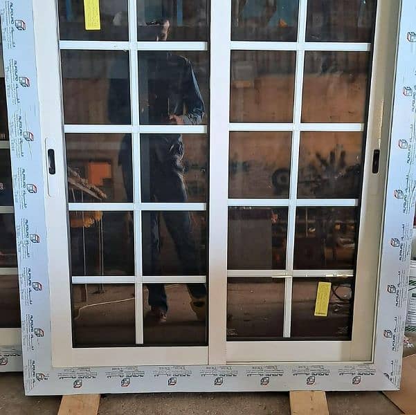 Aluminum and glass windows and doors 12mm partitions 2