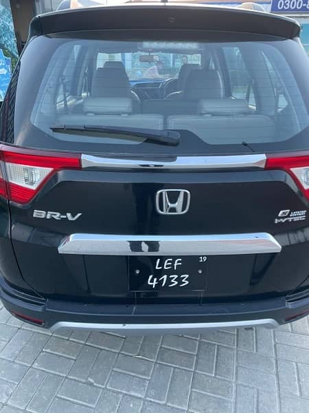 Honda BR-V 2019 full option 10