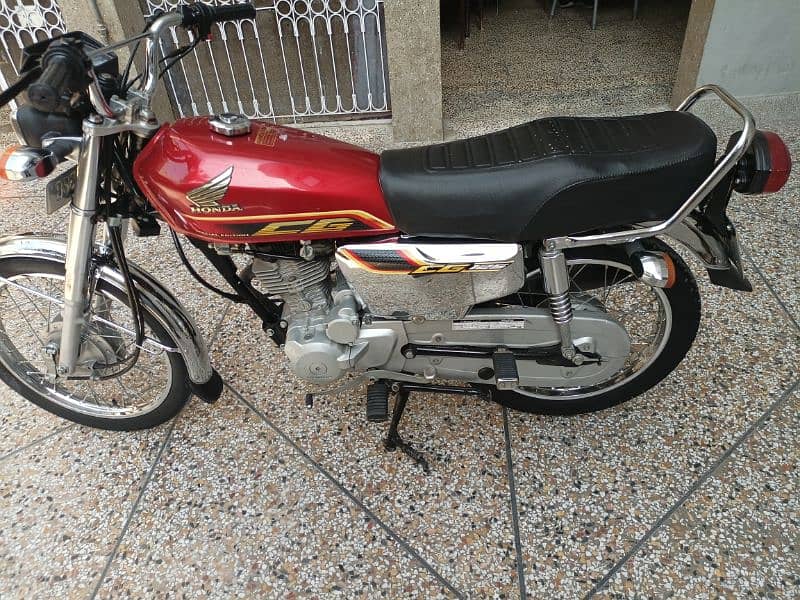 Honda 125 self start 2022 Isld register no 888 8