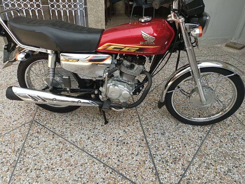 Honda 125 self start 2022 Isld register no 888 10