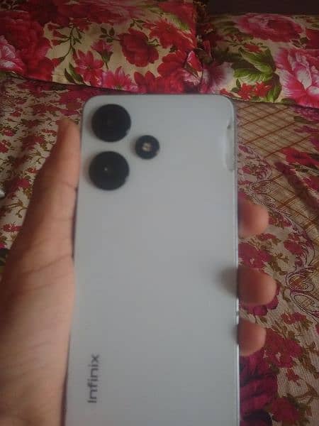 Infinix Hote 30i 4+4 rm storeg 128 4