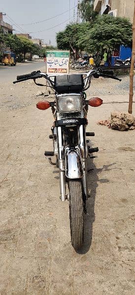 Honda 125 A+ Condition First Hand 2021 last dates 1