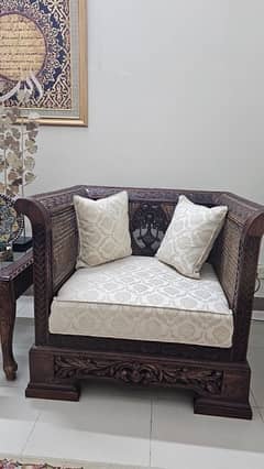 Elegant 5 Seater Sofa Set with side and Centre Table