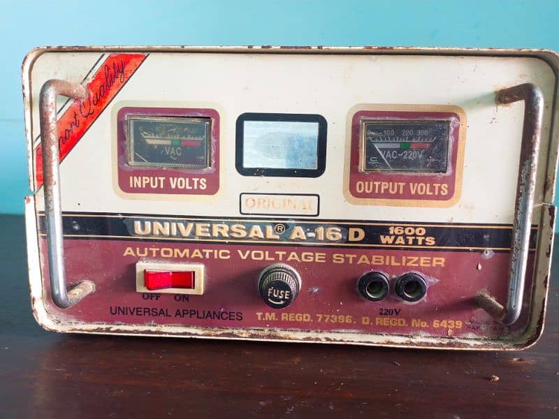 Universal Voltage Stabilizer for Sale in Good Condition 2