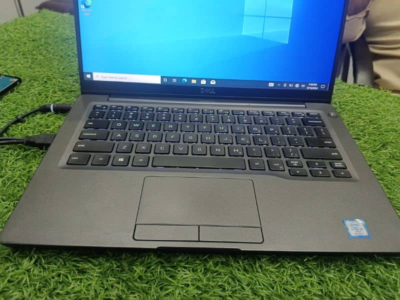 DELL Latitude 7400 Core i5 8th Generation laptop. . (16/256). 1