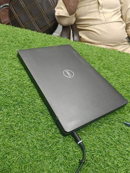 DELL Latitude 7400 Core i5 8th Generation laptop. . (16/256). 9