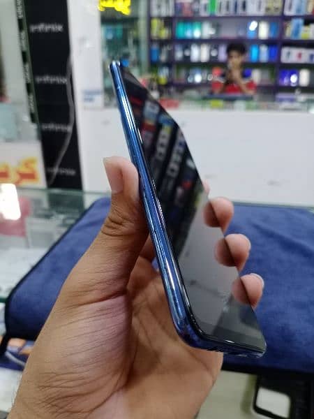 Vivo V21e 4