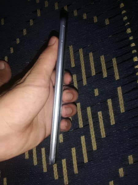 Vivo y20 mobile phone 5