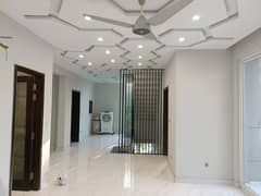 10 Marla House For Rent In Overseas B Block Bahria Town,Lahore 0