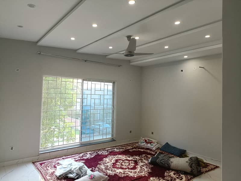 10 Marla House For Rent In Overseas B Block Bahria Town,Lahore 5