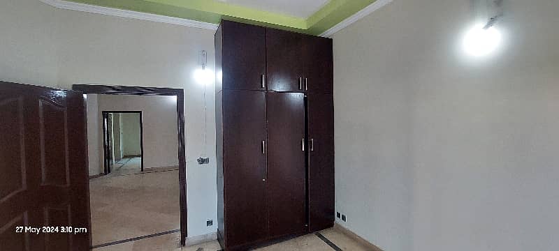 10 Marla Upper Portion For Rent In Grove Block 1