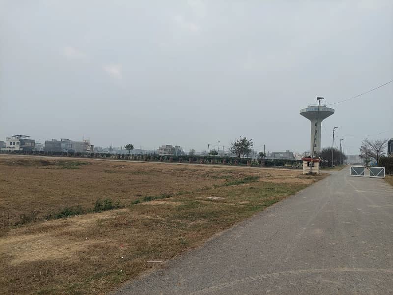 10 Marla Plot For Sale Near Park In Orchards Block In Paragon City Lahore 3