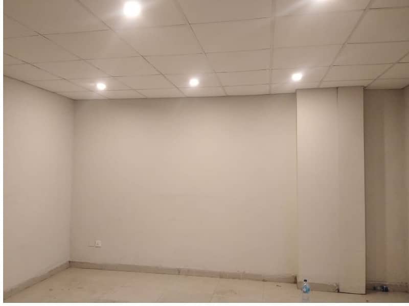 Area 350 Sq Ft Corporate Office Available For Rent In Main Boulevard Road Gulberg 3 Lahore 5