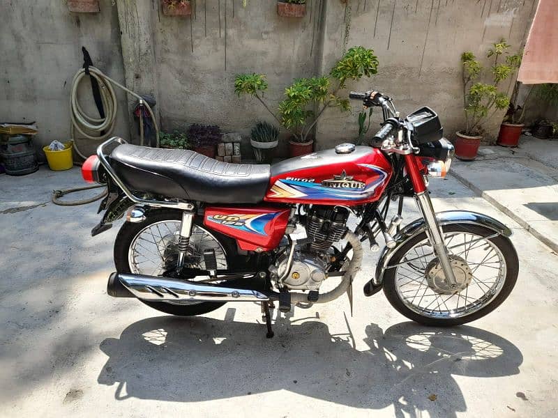 125 unique bike hai condition 10/10 1