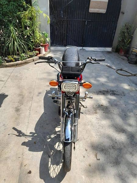 125 unique bike hai condition 10/10 2