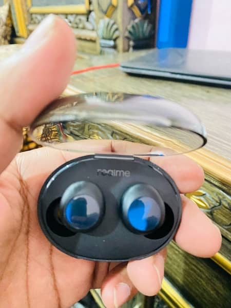 realme Buds Q2 4