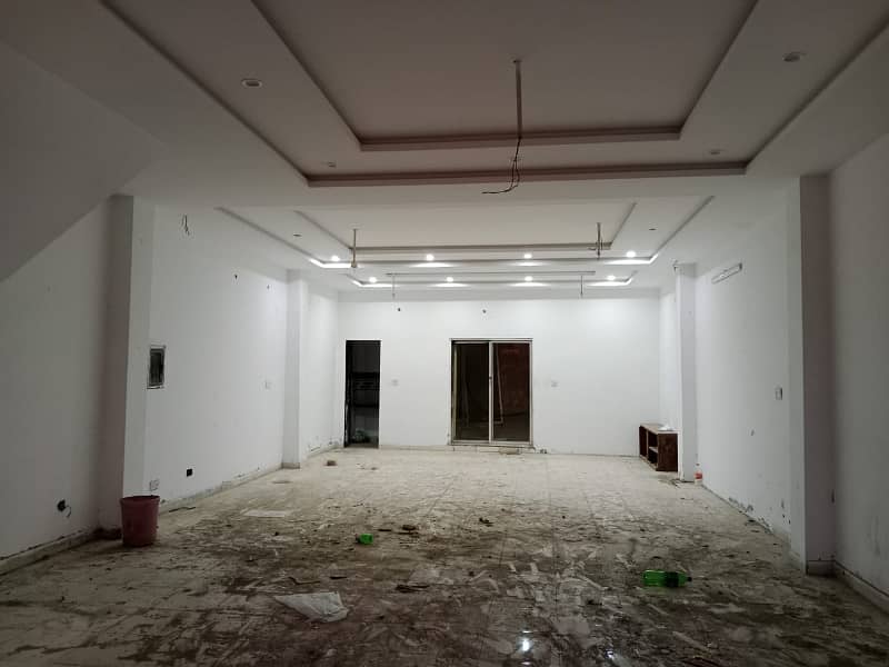 5.5 Marla Triple stoery Building Available For Sale In Eden chowk township college Road Lahore 6