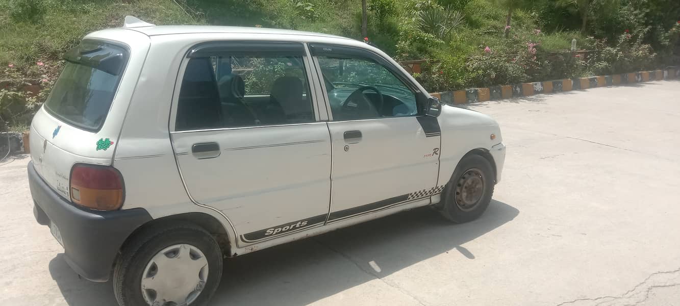 Daihatsu Cuore 2004 1