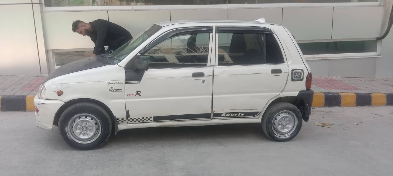 Daihatsu Cuore 2004 3