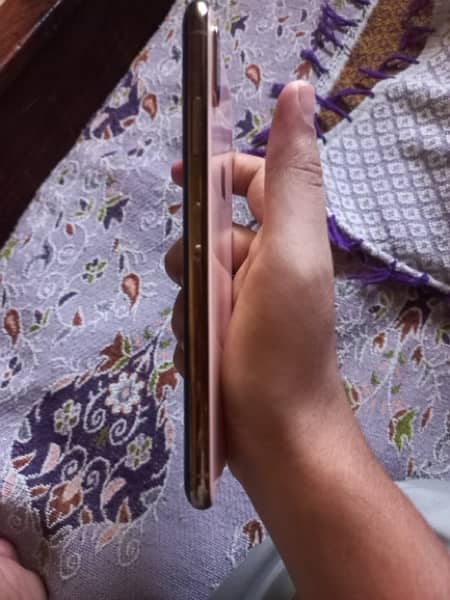 iPhone XS max not pta 4