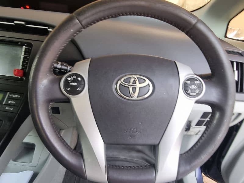 Toyota Prius 2011/15 9