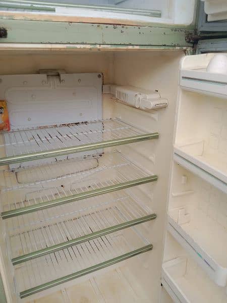 fridge for sale. 0