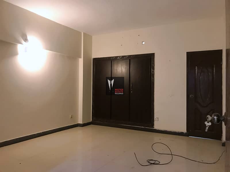 1100 Sqft Renovated 1st Floor West Open Apartment In A Secure Compound Wall Project Behind Karsaz 3