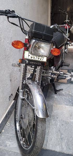 Honda 125 Lush Condition Bike 5