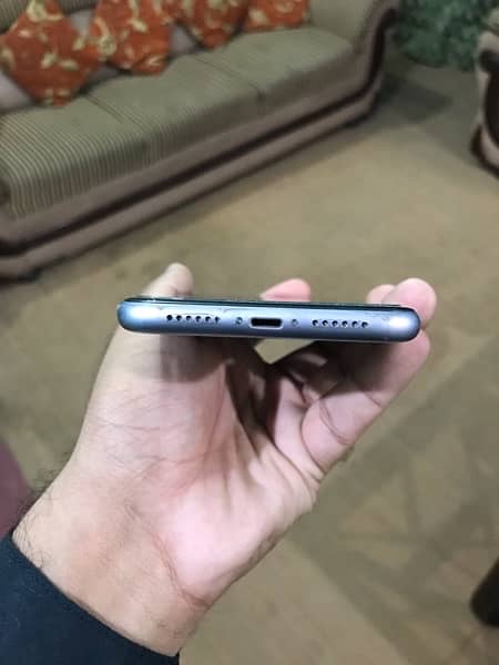 IPhone 11 NON PTA 64 GB CONDITION 10/10 2