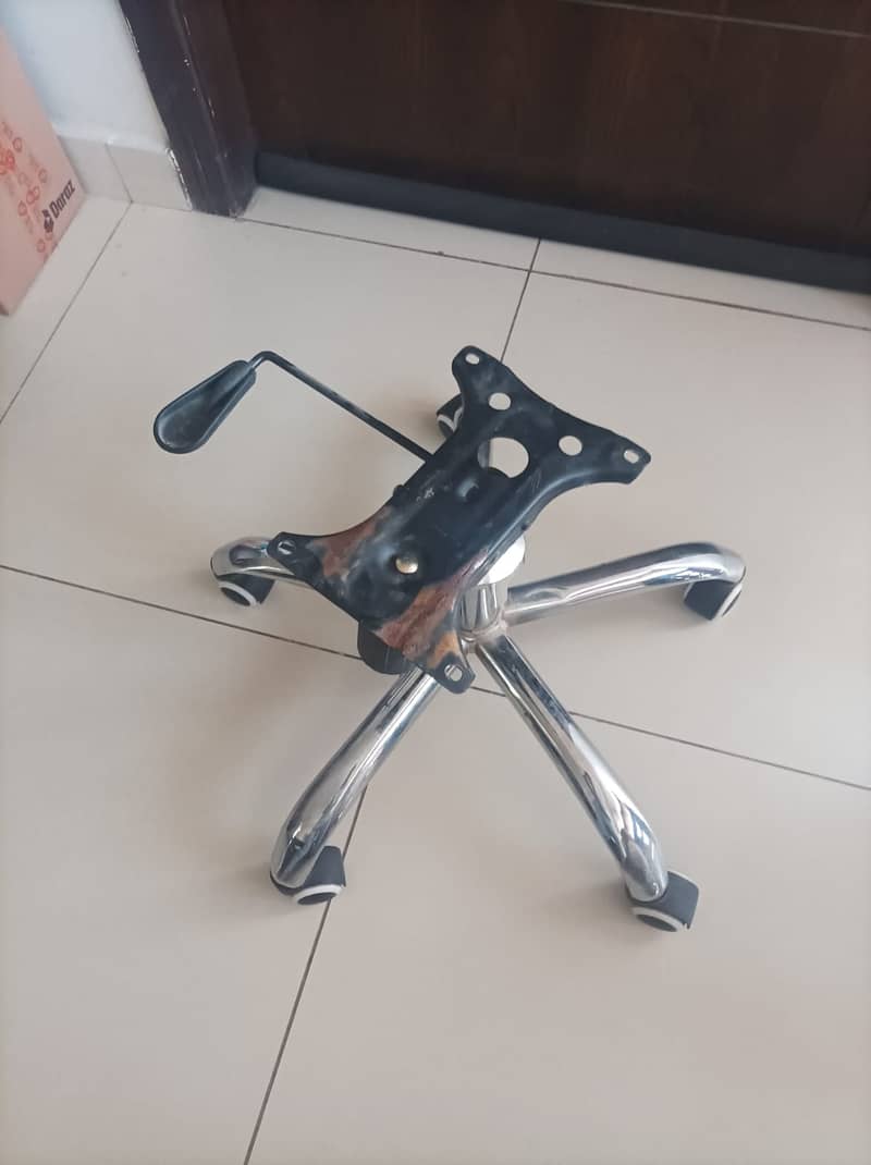 Base of office Chair with Chrome Coated 5 Wheels 0