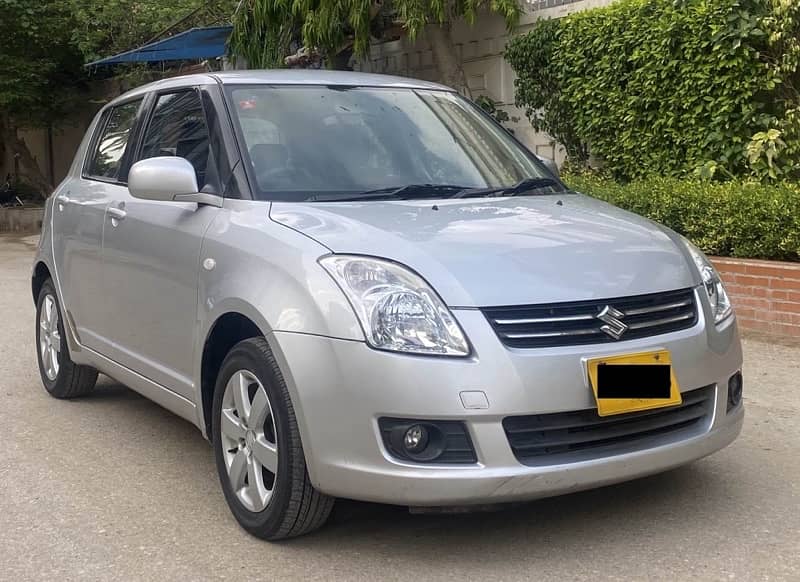 Suzuki Swift 2018 DLX Automatic 1