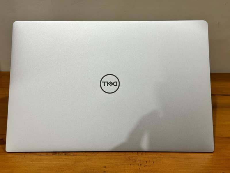 Dell XPS 13 9360 i5 8th gen 1