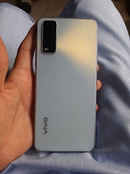 vivo y20 mobile and box 1