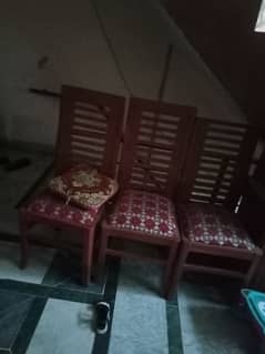 selling my dining table with 6 chair's