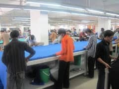 overlock machine operator