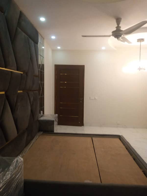 10 Marla Furnished House For Sale In Paragon City Lahore 28