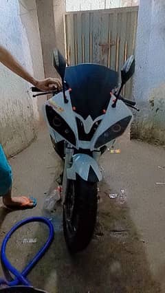 Yamaha R6 0